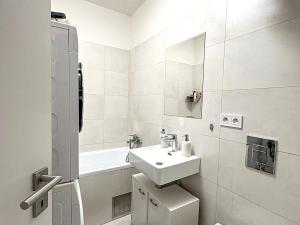 Pronájem bytu 2+kk, Praha - Michle, Pod Stárkou, 40 m2