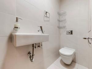 Prodej bytu 6+kk a větší, Praha - Žižkov, Ke kapslovně, 226 m2