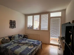 Prodej bytu 3+1, Karlovy Vary, Maďarská, 61 m2