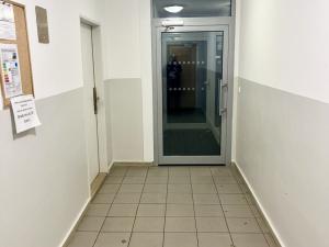 Pronájem bytu 1+kk, Karlovy Vary - Stará Role, Kryzánkova, 34 m2