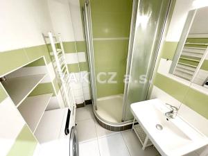 Pronájem bytu 2+kk, Praha - Holešovice, Komunardů, 51 m2