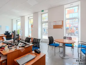 Pronájem obchodního prostoru, Hodonín, Národní třída, 119 m2