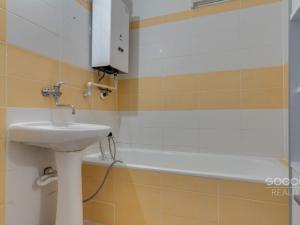 Prodej bytu 3+1, Praha - Kobylisy, Šimůnkova, 63 m2