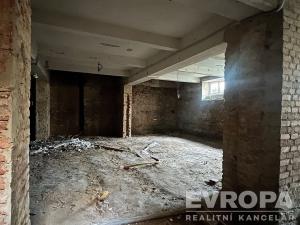 Pronájem obchodního prostoru, Praha - Libeň, náměstí Dr. Václava Holého, 300 m2