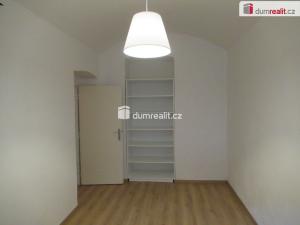 Pronájem bytu 1+1, Praha - Smíchov, Holečkova, 29 m2