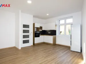 Prodej činžovního domu, Ústí nad Labem - Předlice, náměstí Prokopa Velikého, 576 m2