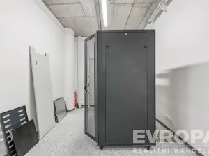 Pronájem kanceláře, Praha - Holešovice, Plynární, 670 m2