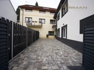 Prodej atypického bytu, Praha - Zbraslav, Elišky Přemyslovny, 110 m2