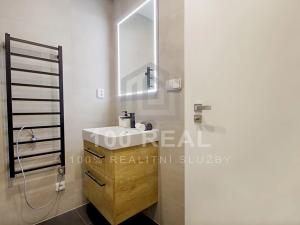 Pronájem bytu 2+kk, Hradec Králové, Průmyslová, 39 m2