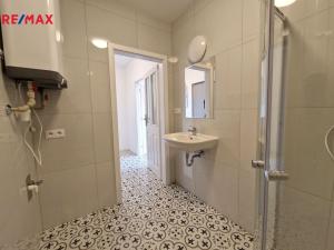 Pronájem bytu 1+kk, Praha - Břevnov, Radimova, 28 m2