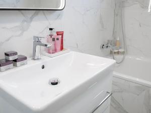 Pronájem bytu 2+kk, Praha - Zličín, Na Radosti, 67 m2