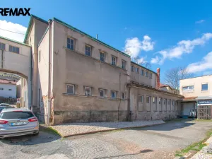 Prodej výrobních prostor, Úpice, Dr. Teuchmanna, 1817 m2