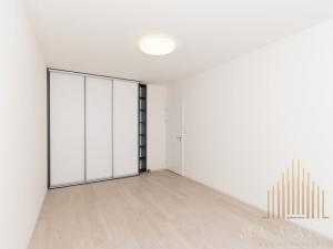 Pronájem bytu 2+kk, Praha - Vysočany, Pod Harfou, 61 m2