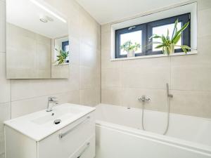 Prodej rodinného domu, Lužce, 170 m2