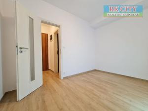 Pronájem bytu 2+1, Krnov - Pod Bezručovým vrchem, Seifertova, 30 m2