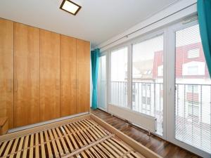 Pronájem bytu 3+kk, Praha - Kobylisy, Ke Stírce, 72 m2