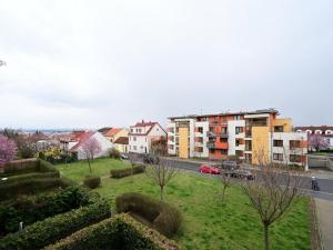 Pronájem bytu 3+kk, Praha - Kobylisy, Ke Stírce, 72 m2