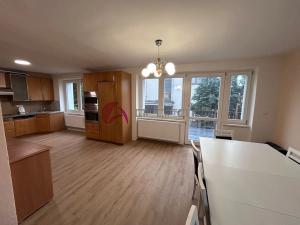 Pronájem rodinného domu, Charváty, 250 m2