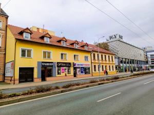 Pronájem obchodního prostoru, České Budějovice - České Budějovice 3, Pražská tř., 108 m2