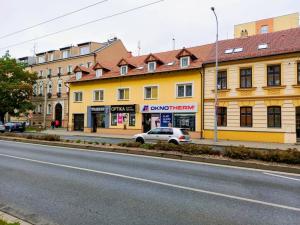 Pronájem obchodního prostoru, České Budějovice - České Budějovice 3, Pražská tř., 108 m2