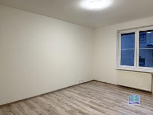 Prodej bytu 2+1, Měčín, Sadová, 67 m2