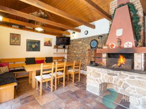 Prodej vícegeneračního domu, Benešov nad Černou, 295 m2