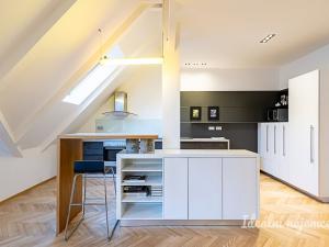 Pronájem bytu 3+kk, Praha - Staré Město, Valentinská, 114 m2