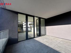 Pronájem bytu 2+kk, Praha - Karlín, U Sluncové, 56 m2