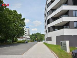 Pronájem bytu 2+kk, Praha - Karlín, U Sluncové, 56 m2