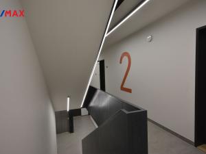 Pronájem bytu 2+kk, Praha - Karlín, U Sluncové, 56 m2