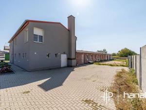 Prodej výrobních prostor, Dolany, 900 m2
