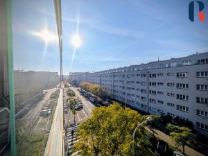 Pronájem bytu 1+kk, Praha - Holešovice, Osadní, 77 m2