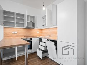 Pronájem bytu 2+kk, Praha - Vršovice, Bulharská, 46 m2