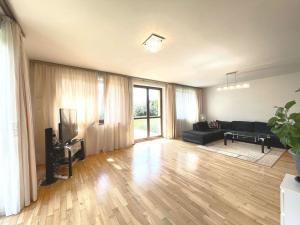 Pronájem rodinného domu, Trnová, 198 m2