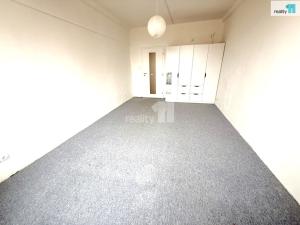 Pronájem bytu 3+1, Karlovy Vary - Rybáře, Majakovského, 79 m2