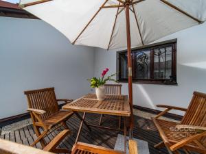 Pronájem chalupy, Dobrovice - Úherce, 180 m2