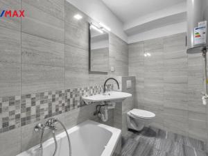 Pronájem bytu 2+1, Hradec Králové - Kukleny, Zelená, 58 m2