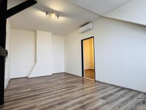 Pronájem bytu 3+1, Hodonín, Dobrovolského, 68 m2