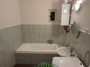 Pronájem bytu 2+1, Praha - Střešovice, 74 m2