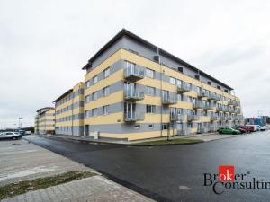 Pronájem bytu 2+kk, Kladno, Jaroslava Holečka, 56 m2