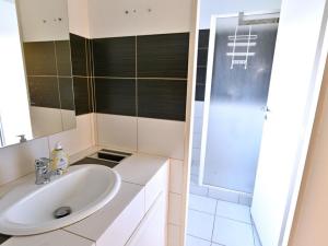 Pronájem komerční nemovitosti, Praha - Křeslice, Na rovině, 140 m2