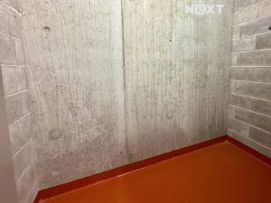 Pronájem garážového stání, Zlín, Nad Stráněmi, 18 m2