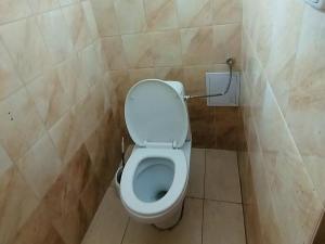 Pronájem skladu, Jílové u Prahy, Masarykovo náměstí, 500 m2