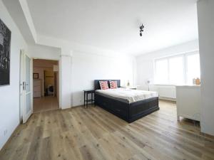 Pronájem bytu 2+1, Praha - Vršovice, Amurská, 53 m2