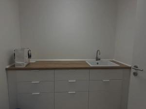 Prodej komerční nemovitosti, Praha - Vokovice, K Červenému vrchu, 47 m2