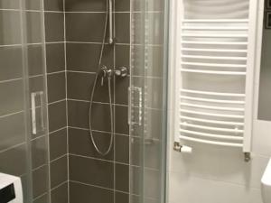 Pronájem bytu 1+kk, Praha - Dolní Měcholupy, Honzíkova, 27 m2