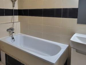 Pronájem bytu 2+kk, Ostrava - Poruba, Jilemnického náměstí, 57 m2