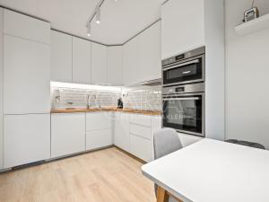 Pronájem bytu 3+1, Praha - Kobylisy, Střekovská, 64 m2