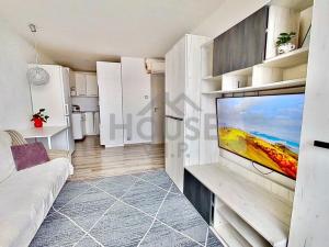 Pronájem bytu 2+kk, Praha - Kobylisy, Bojasova, 46 m2