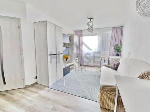 Pronájem bytu 2+kk, Praha - Kobylisy, Bojasova, 46 m2